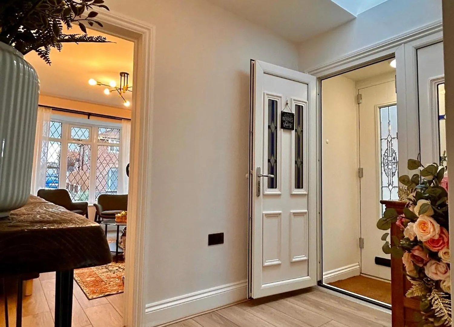 Nature Inspired Bungalow With 3 Rooms - 10 Mins From Manchester Airport Timperley Holiday home