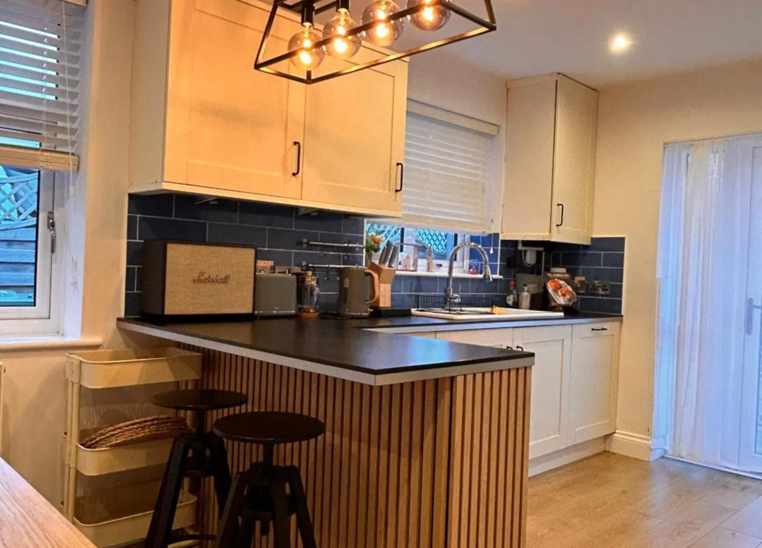 Nature Inspired Bungalow With 3 Rooms - 10 Mins From Manchester Airport Timperley 0*,